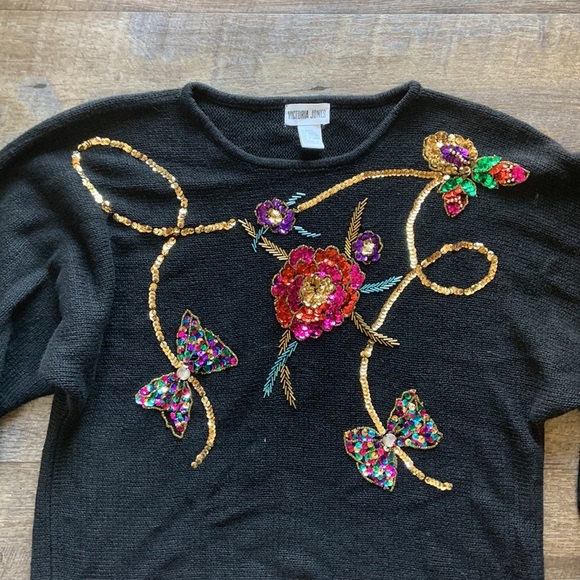Vintage Victoria Jones‎ Black Sweater with Sequin Floral Design - Picture 2 of 8